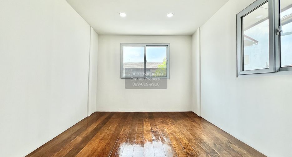 For rent 3 bedrooms house in Bang Kapi, Bangkok