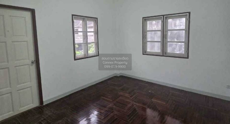 For rent 4 bedrooms house in Bang Kapi, Bangkok