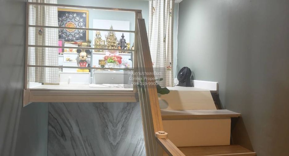 For rent 3 bedrooms townhouse in Wang Thonglang, Bangkok