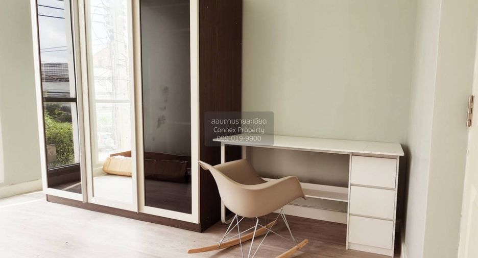 For rent 3 bedrooms townhouse in Wang Thonglang, Bangkok