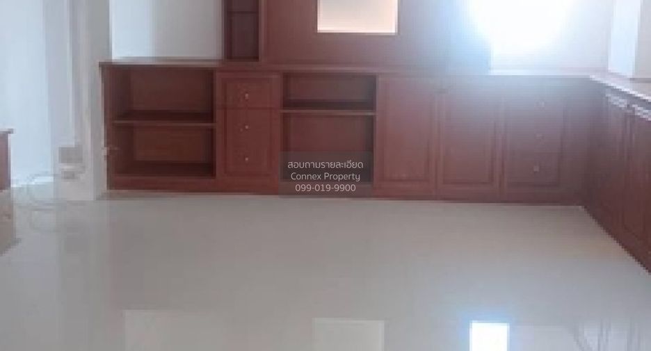 For rent 5 bedrooms retail Space in Mueang Nonthaburi, Nonthaburi
