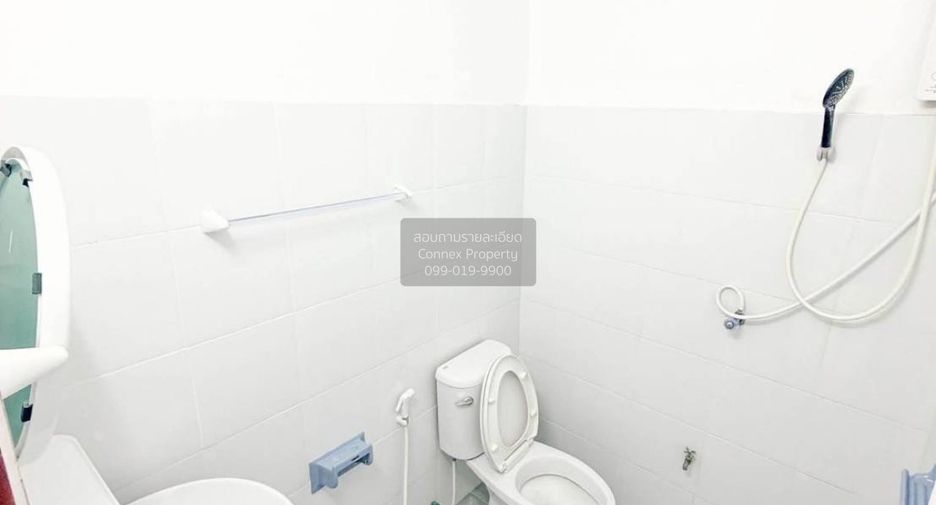 For rent 3 bedrooms townhouse in Phra Khanong, Bangkok