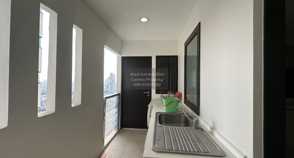 For rent 3 bedrooms condo in Sathon, Bangkok