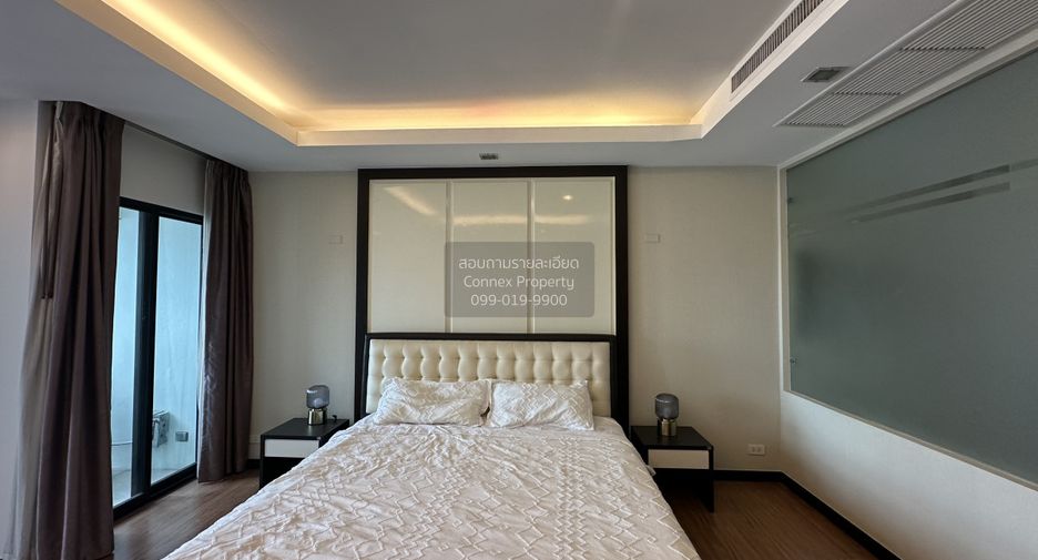 For rent 3 bedrooms condo in Sathon, Bangkok