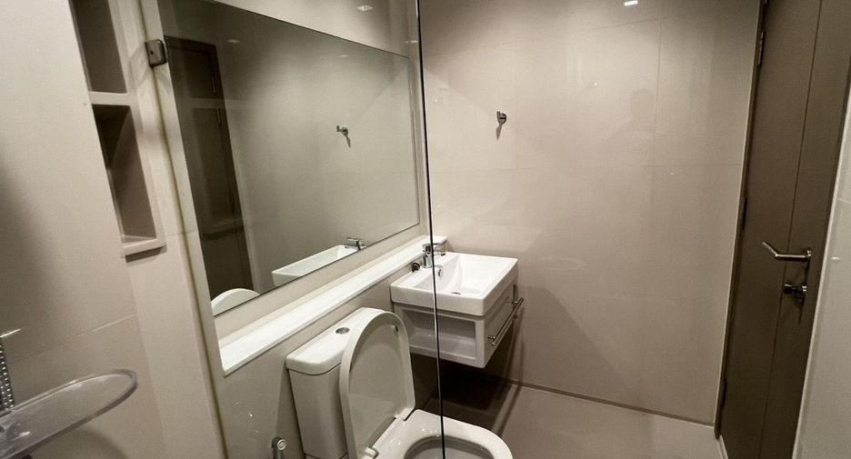 Condo en alquiler de 1 habitaciones en Huai Khwang, Bangkok