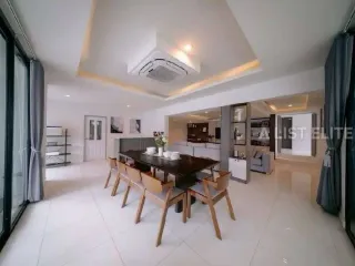 À louer 5 chambres maison à Bang Lamung, Chonburi