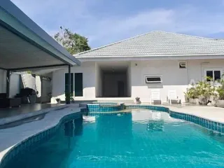 À louer 7 chambres maison à Bang Lamung, Chonburi