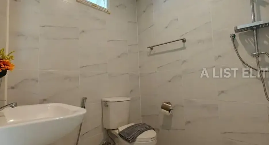 For rent 7 bedrooms house in Bang Lamung, Chonburi