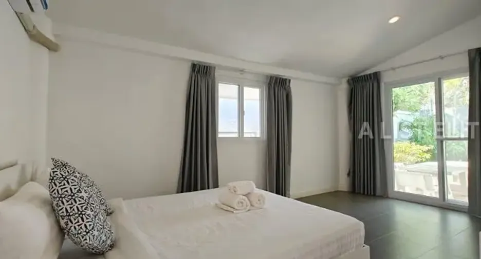For rent 7 bedrooms house in Bang Lamung, Chonburi