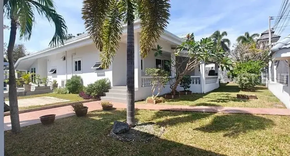 For rent 7 bedrooms house in Bang Lamung, Chonburi