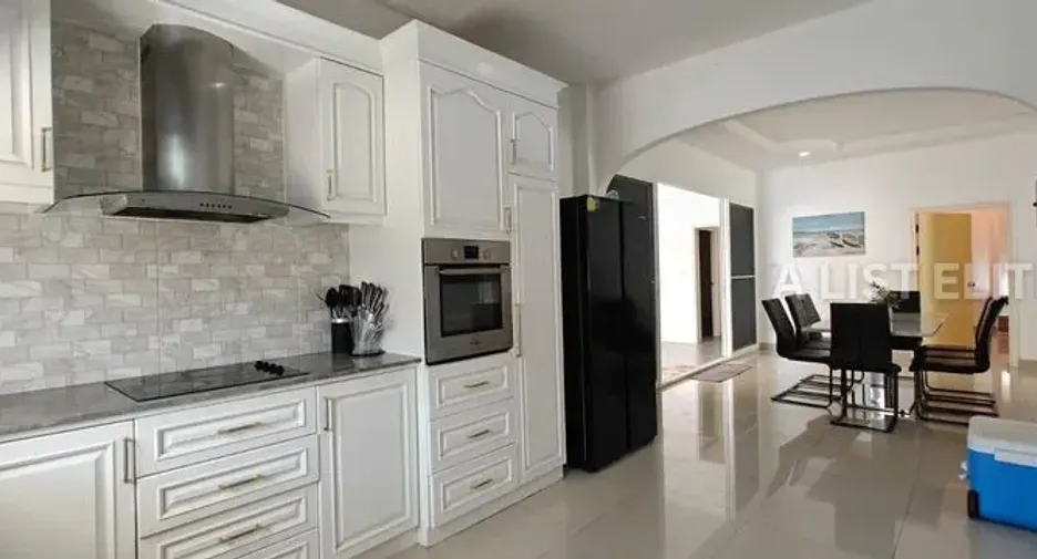 For rent 7 bedrooms house in Bang Lamung, Chonburi