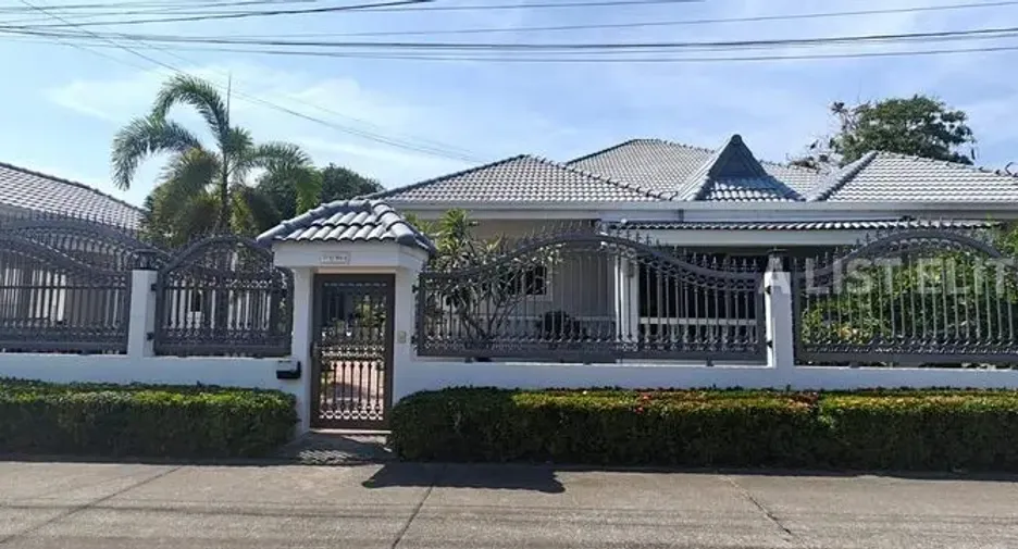 For rent 7 bedrooms house in Bang Lamung, Chonburi