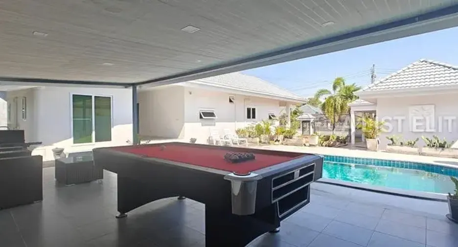 For rent 7 bedrooms house in Bang Lamung, Chonburi