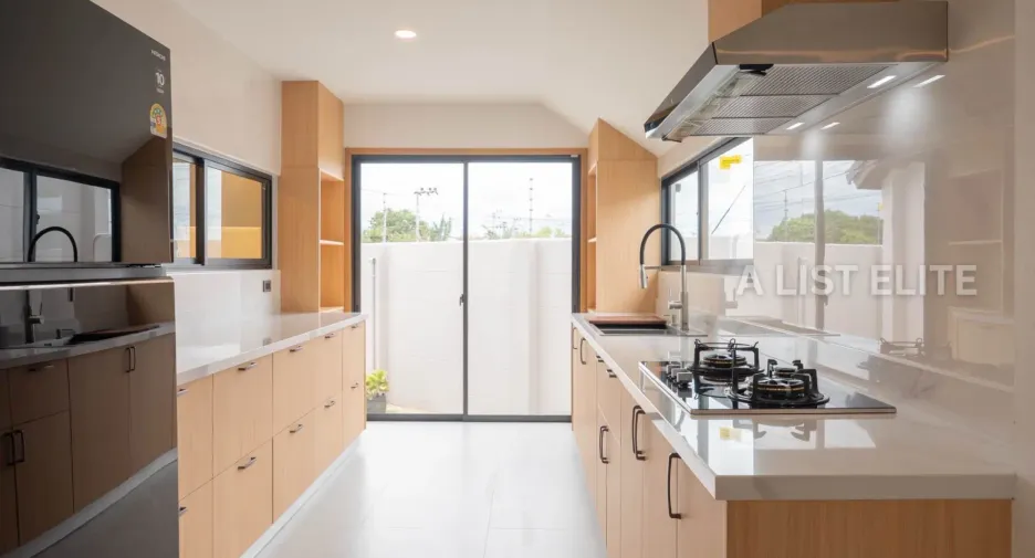 For rent 5 bedrooms house in Bang Lamung, Chonburi