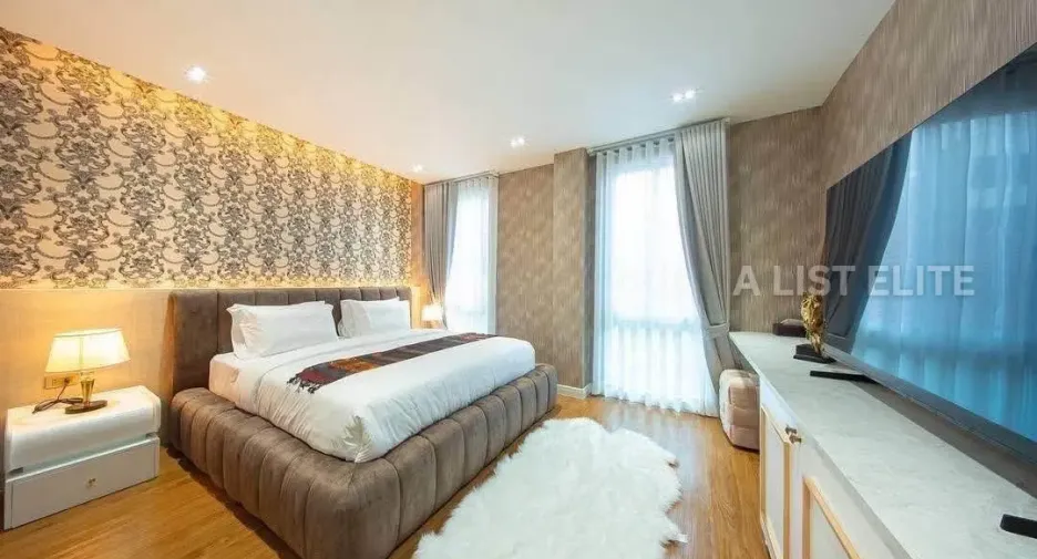 For rent 7 bedrooms house in Bang Lamung, Chonburi