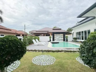 À louer 5 chambres maison à Bang Lamung, Chonburi