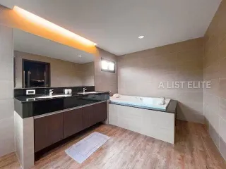 À louer 3 chambres maison à Bang Lamung, Chonburi