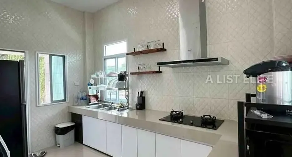 For rent 6 bedrooms house in Bang Lamung, Chonburi