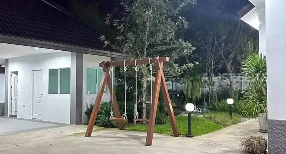 For rent 6 bedrooms house in Bang Lamung, Chonburi