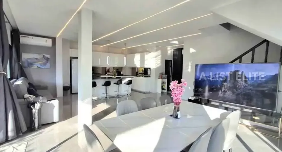 For rent 7 bedrooms house in Bang Lamung, Chonburi