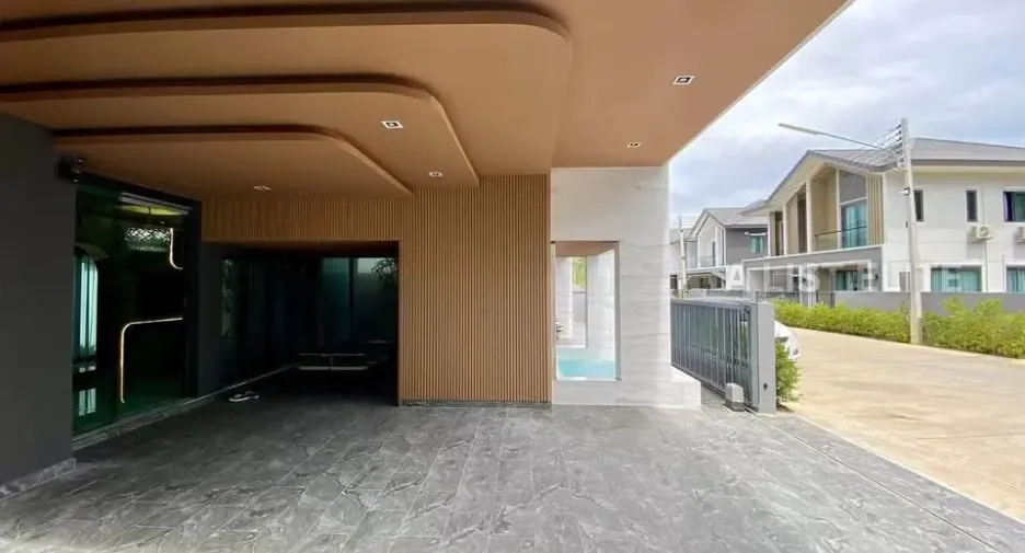 For rent 5 bedrooms house in Bang Lamung, Chonburi