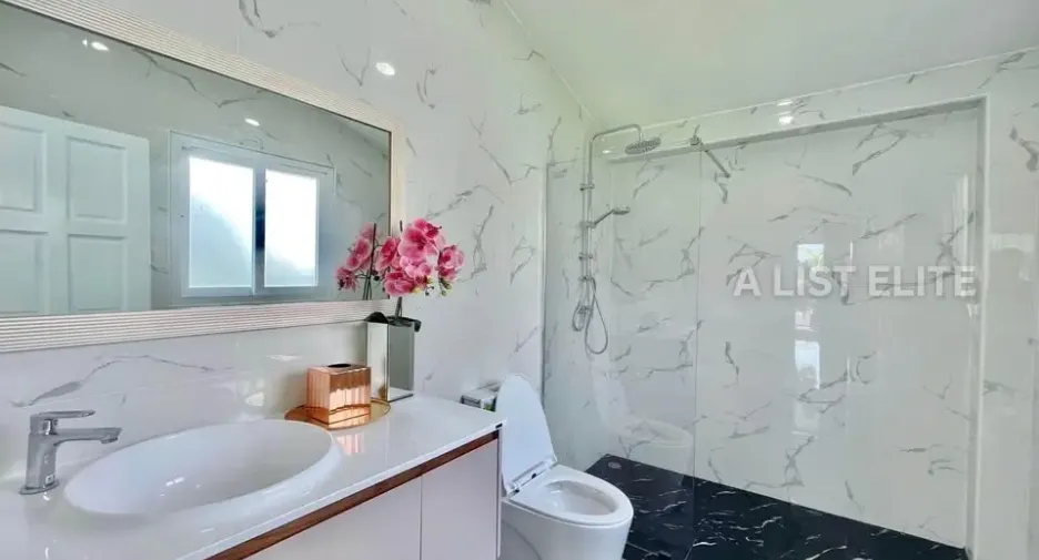 For rent 6 bedrooms house in Bang Lamung, Chonburi