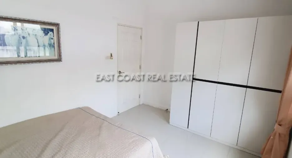 For rent and for sale 4 bedrooms house in Bang Lamung, Chonburi