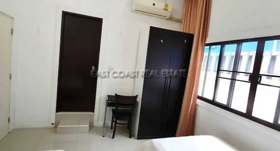 For rent and for sale 4 bedrooms house in Bang Lamung, Chonburi