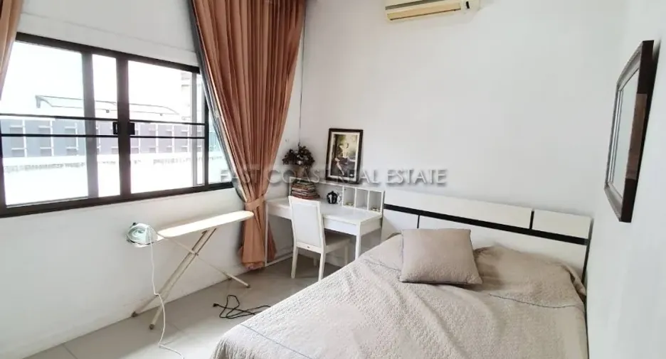 For rent and for sale 4 bedrooms house in Bang Lamung, Chonburi