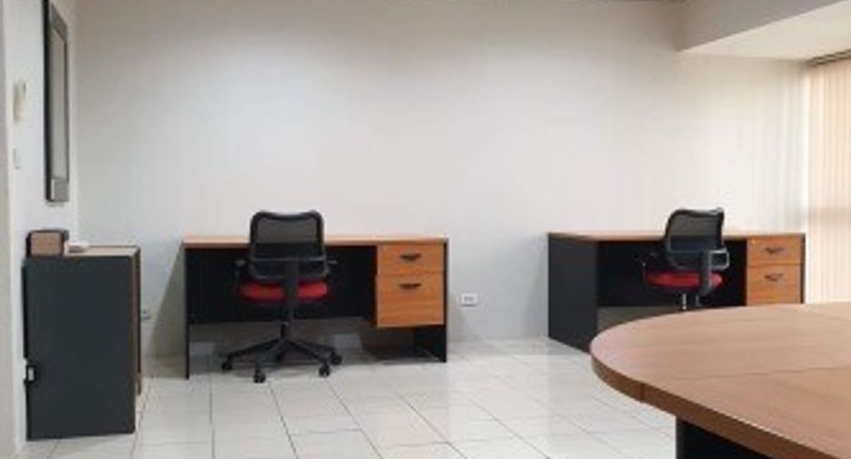 For rent 1 Beds retail Space in Watthana, Bangkok