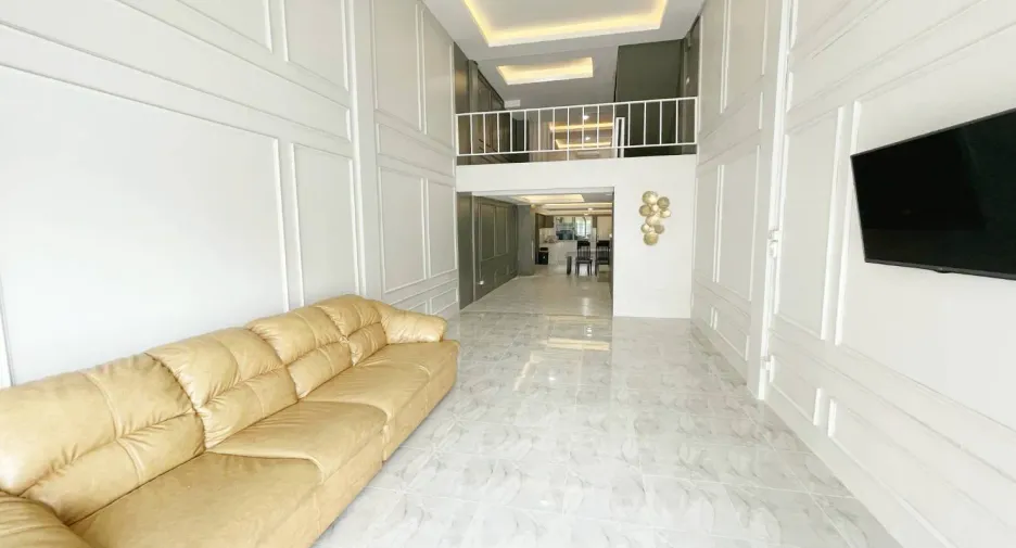 For rent 2 bedrooms townhouse in Mueang Chiang Mai, Chiang Mai
