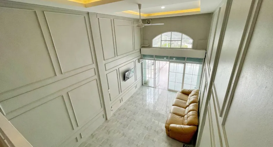 For rent 2 bedrooms townhouse in Mueang Chiang Mai, Chiang Mai