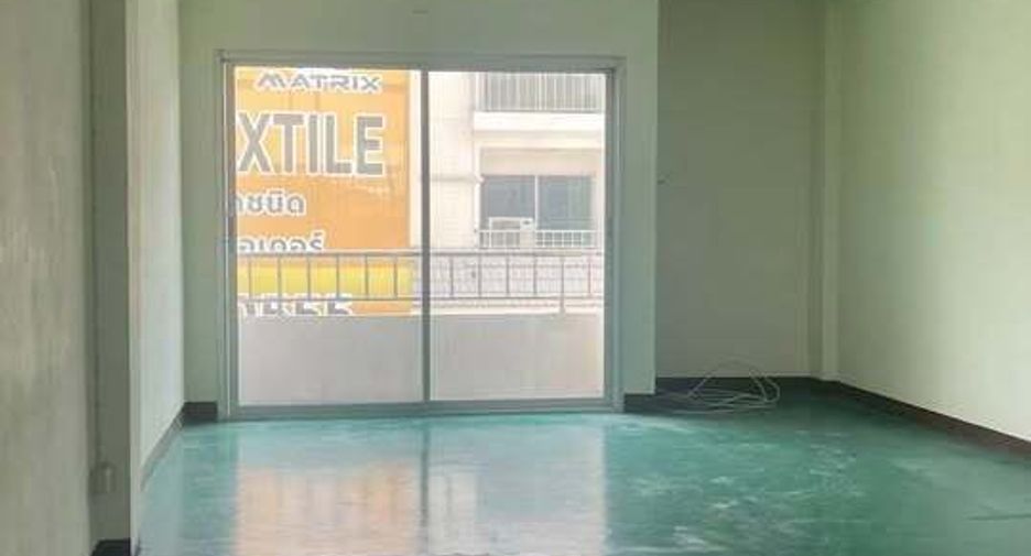 For rent 2 bedrooms retail Space in Rat Burana, Bangkok