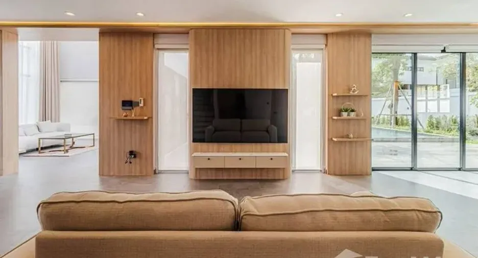 For sale 4 bedrooms house in Mueang Chiang Mai, Chiang Mai