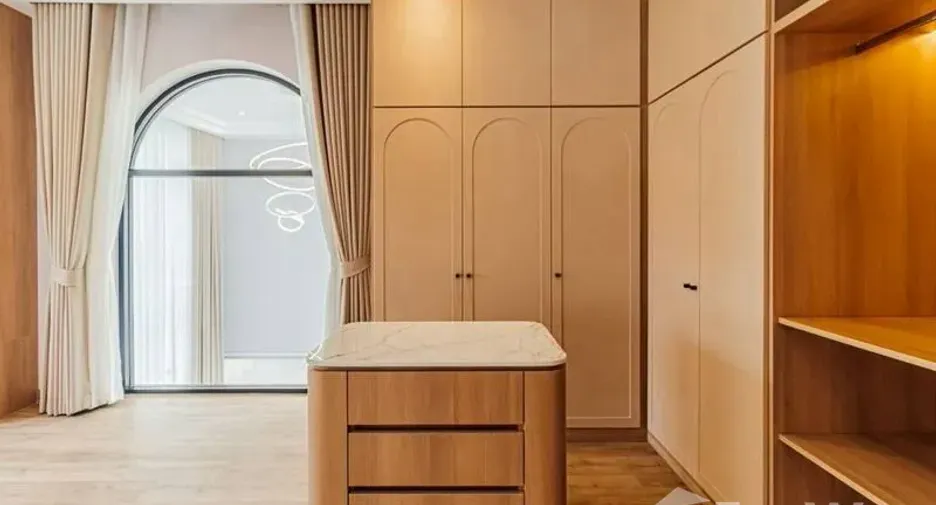 For sale 4 bedrooms house in Mueang Chiang Mai, Chiang Mai