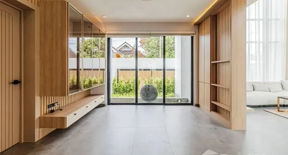 For sale 4 bedrooms house in Mueang Chiang Mai, Chiang Mai