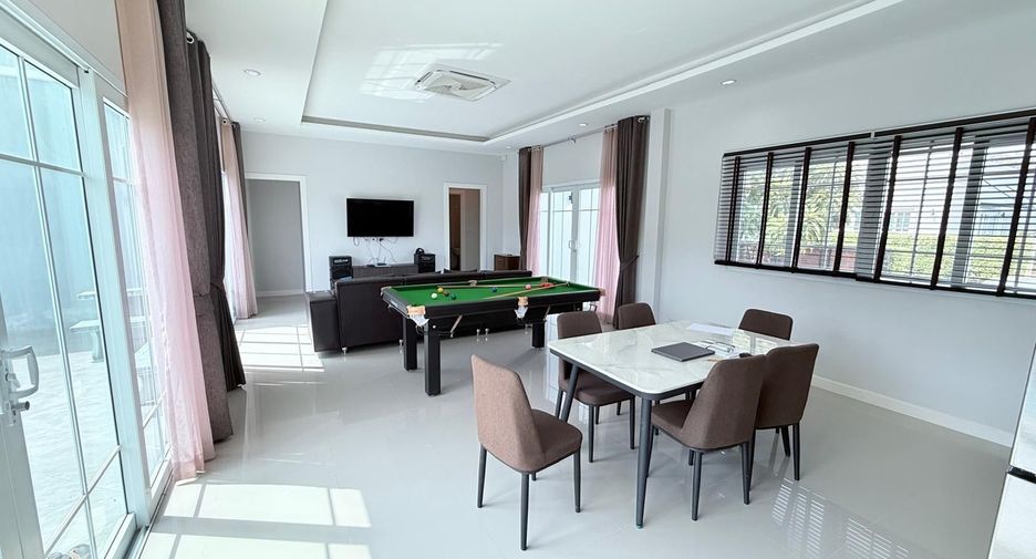 For sale 3 bedrooms villa in Cha Am, Phetchaburi