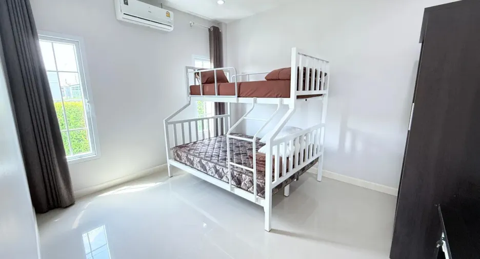 For sale 3 bedrooms villa in Cha Am, Phetchaburi