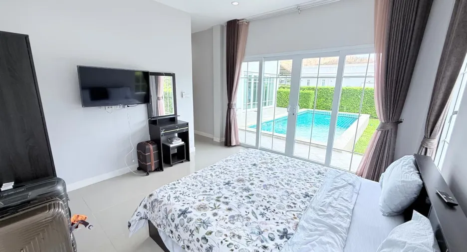 For sale 3 bedrooms villa in Cha Am, Phetchaburi