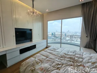 For sale 3 bedrooms condo in Yan Nawa, Bangkok