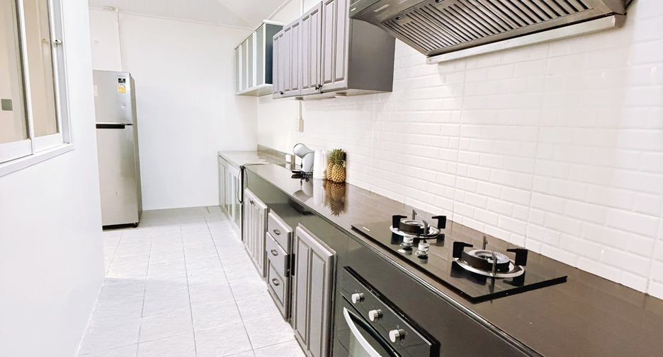 Casa en venta y en alquiler de 4 habitaciones en Mueang Phuket, Phuket