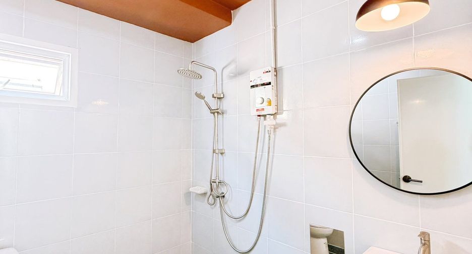 Casa en venta y en alquiler de 4 habitaciones en Mueang Phuket, Phuket