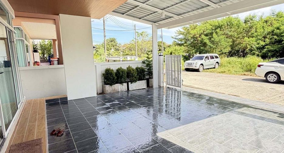 Casa en venta y en alquiler de 4 habitaciones en Mueang Phuket, Phuket