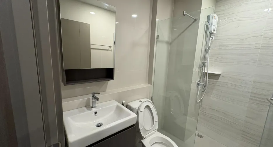 For rent 1 bed condo in Phra Khanong, Bangkok