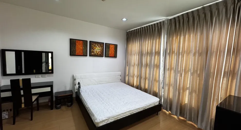 For rent 1 bed condo in Ratchathewi, Bangkok
