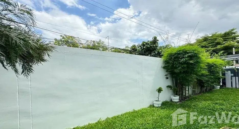 For sale 6 bedrooms house in Khlong San, Bangkok