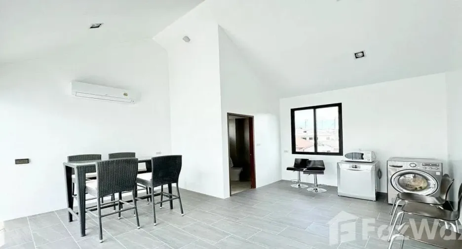 For sale 6 bedrooms house in Khlong San, Bangkok