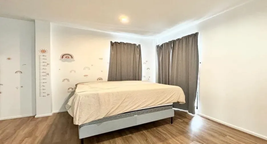 For sale 6 bedrooms house in Khlong San, Bangkok