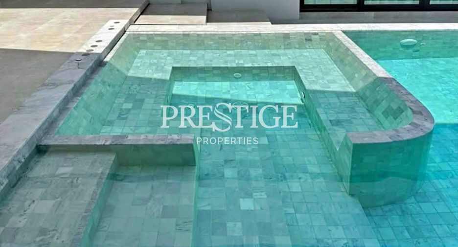 Casa en alquiler de 6 habitaciones en Bang Lamung, Chonburi