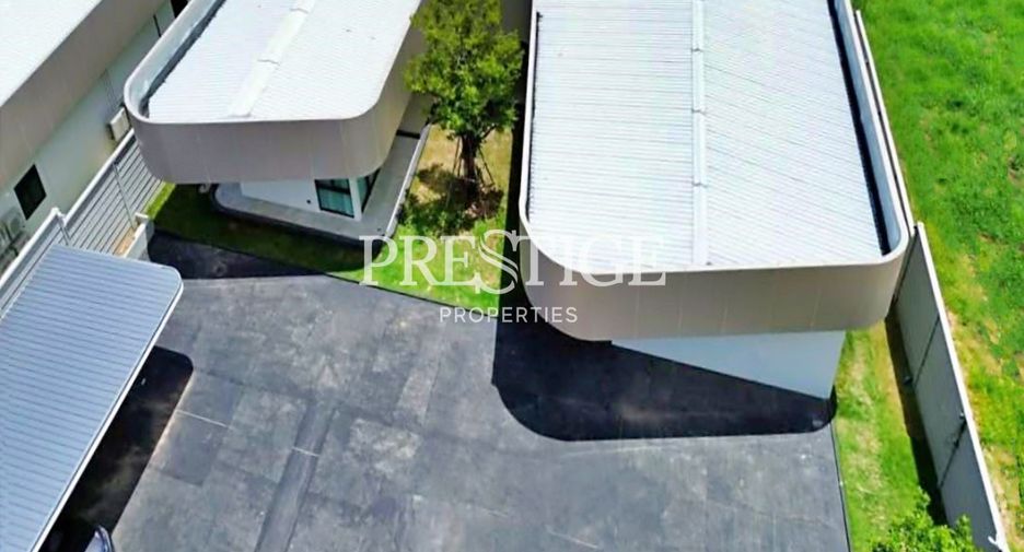 Casa en alquiler de 6 habitaciones en Bang Lamung, Chonburi